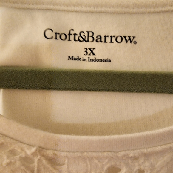 Croft and Barrow 3/4 lenth sleeve white top with lace overlay in front. - Picture 2 of 3